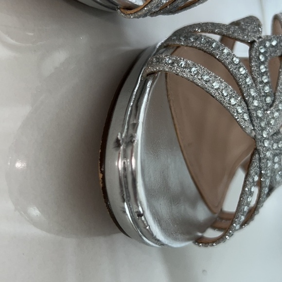 Silver Nina Rhinestone Sandals Size 7.5 - Picture 8 of 8